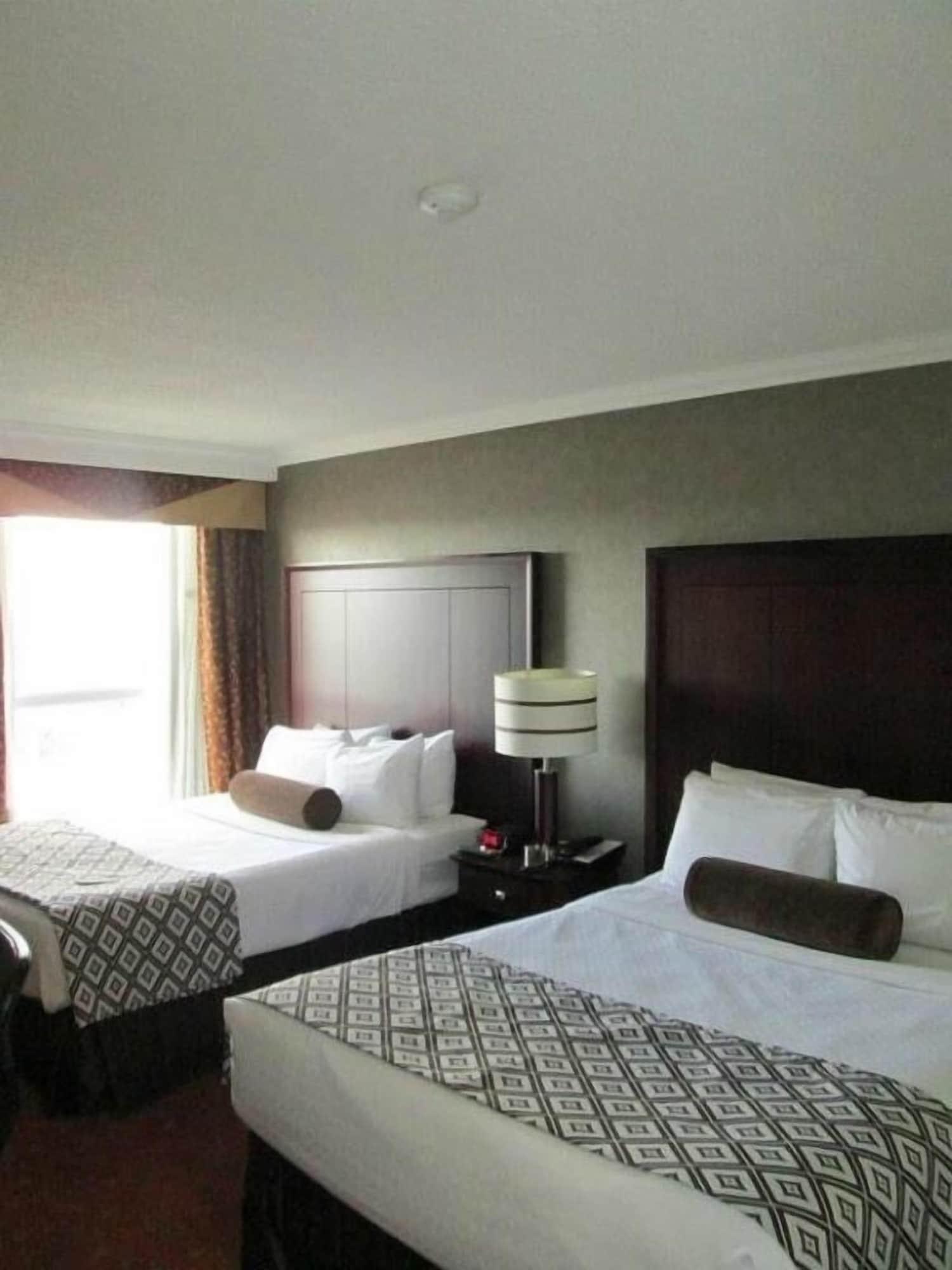Hamilton Plaza Hotel And Conference Centre Экстерьер фото