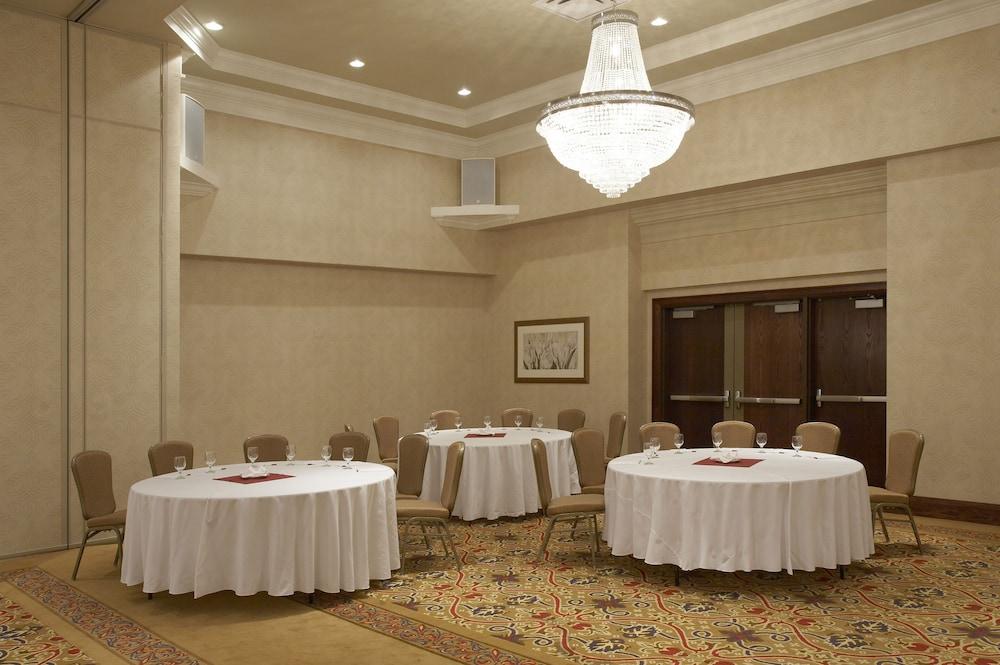 Hamilton Plaza Hotel And Conference Centre Экстерьер фото