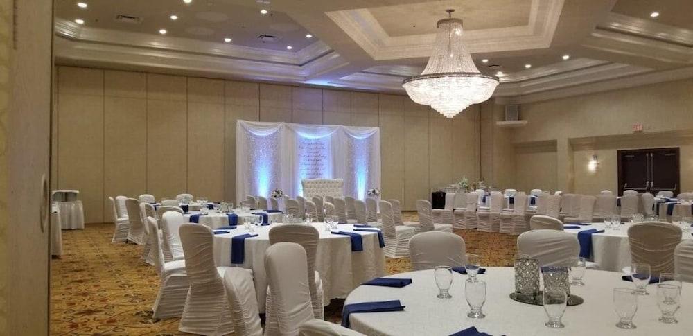 Hamilton Plaza Hotel And Conference Centre Экстерьер фото