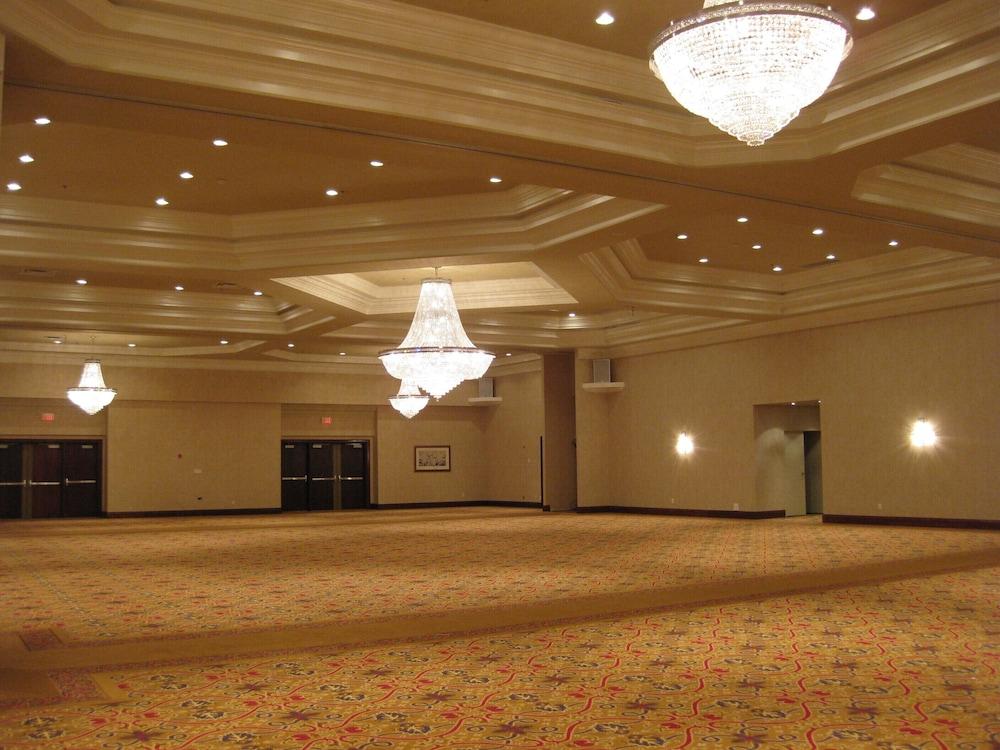 Hamilton Plaza Hotel And Conference Centre Экстерьер фото