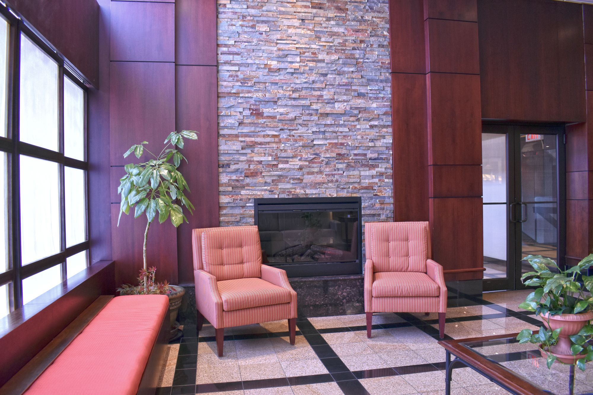 Hamilton Plaza Hotel And Conference Centre Экстерьер фото